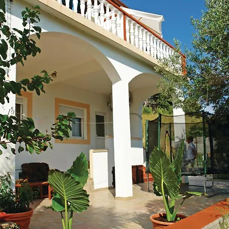 Διαμέρισμα Cozy In With Wifi